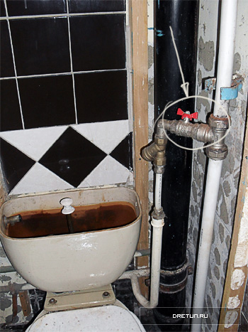 краник подачи воды в квартиру в туалете
